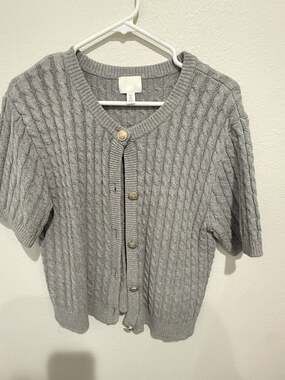 H&M Short Sleeve Gray Cable Knit Cardigan with Gold Buttons Size L